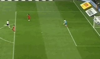 MK体育官网-穆勒助攻戴帽却空门不进，锋狂拜仁防线稍显托大